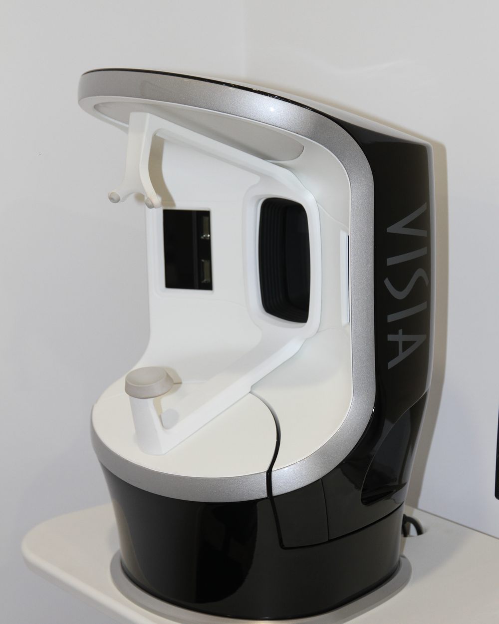 Cabina VISIA de análisis facial en Clínica Bioever